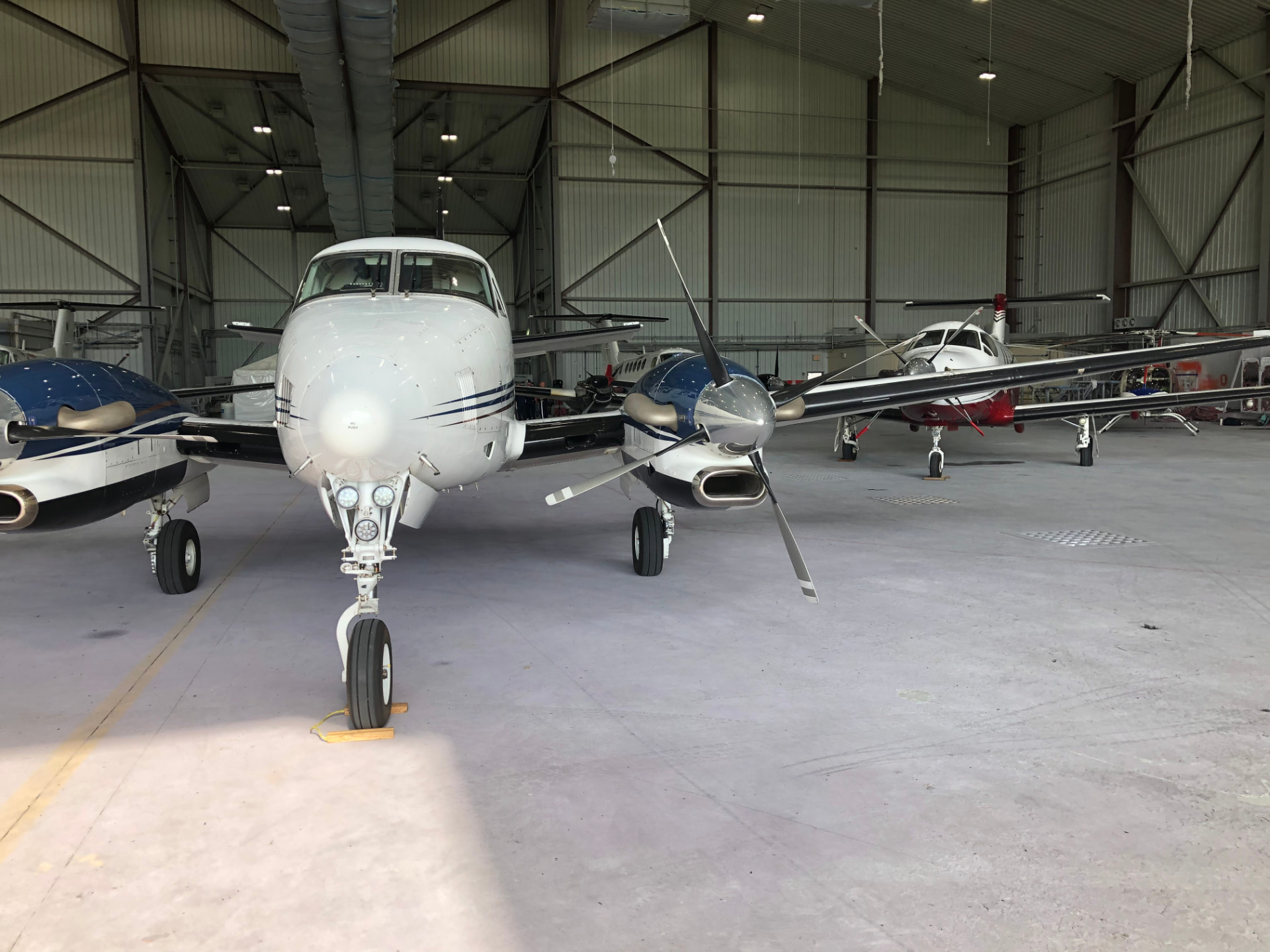 Air support in the hangar